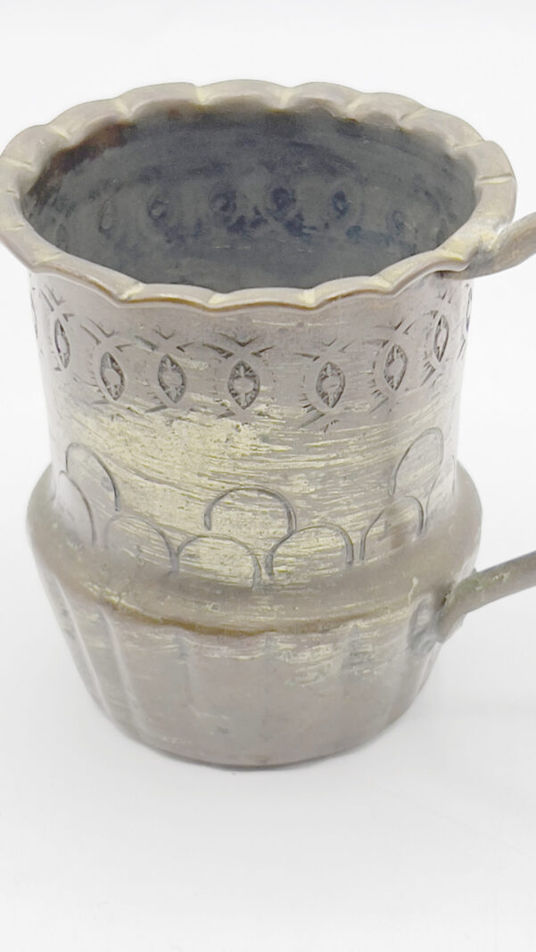 Vintage United Arab Republic Copper/Nickel Hand Hammered & Etched Handled Cup - Image 3